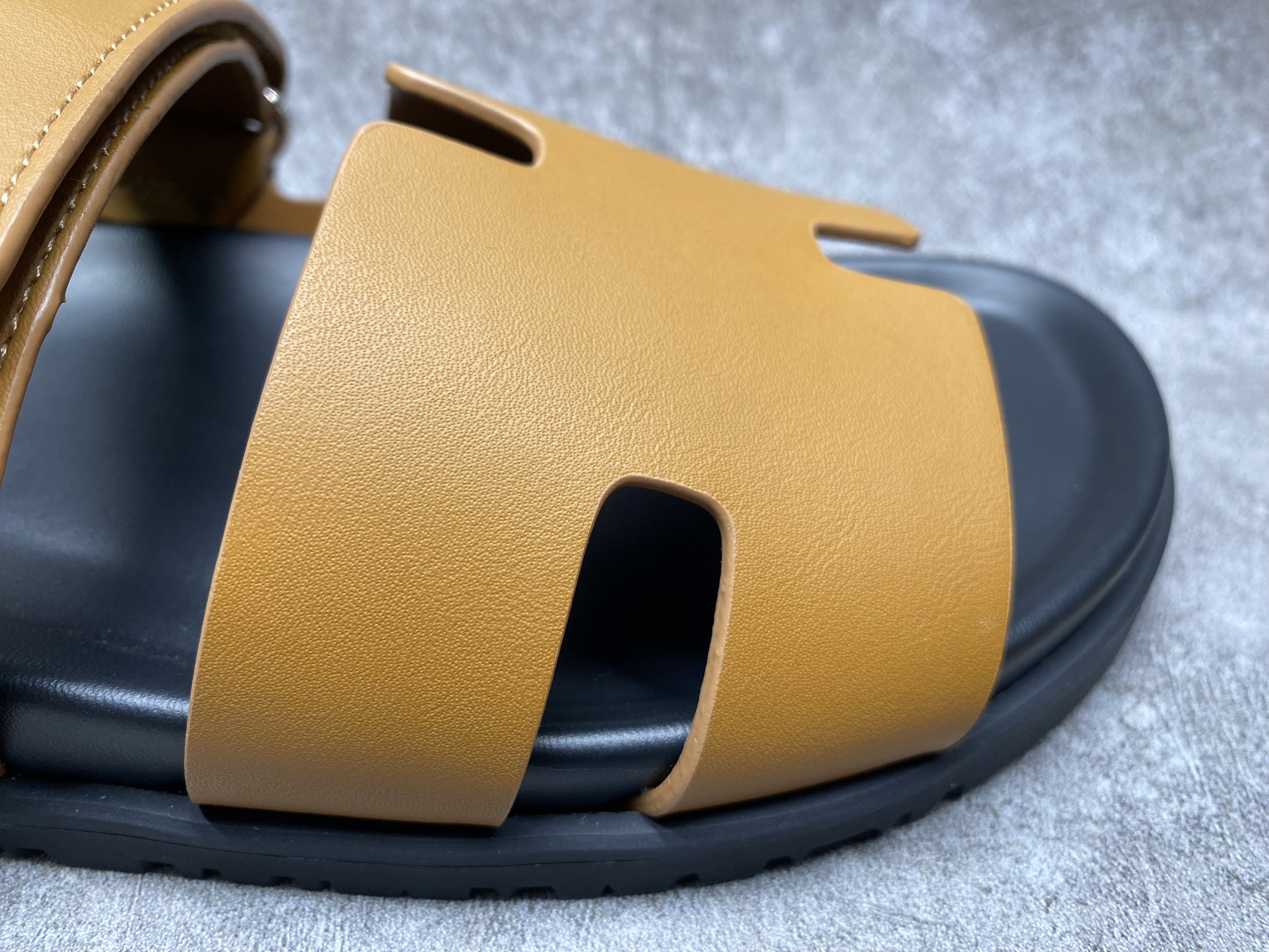 UA Hermès Chypre Sandal