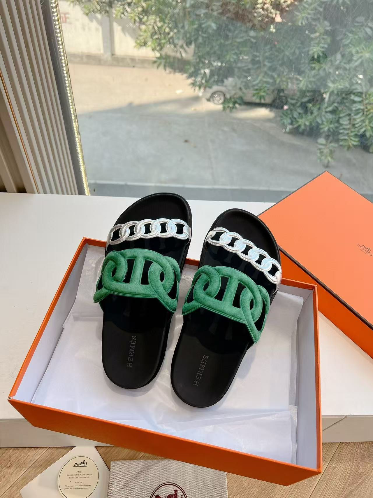 UA Hermès Extra sandal