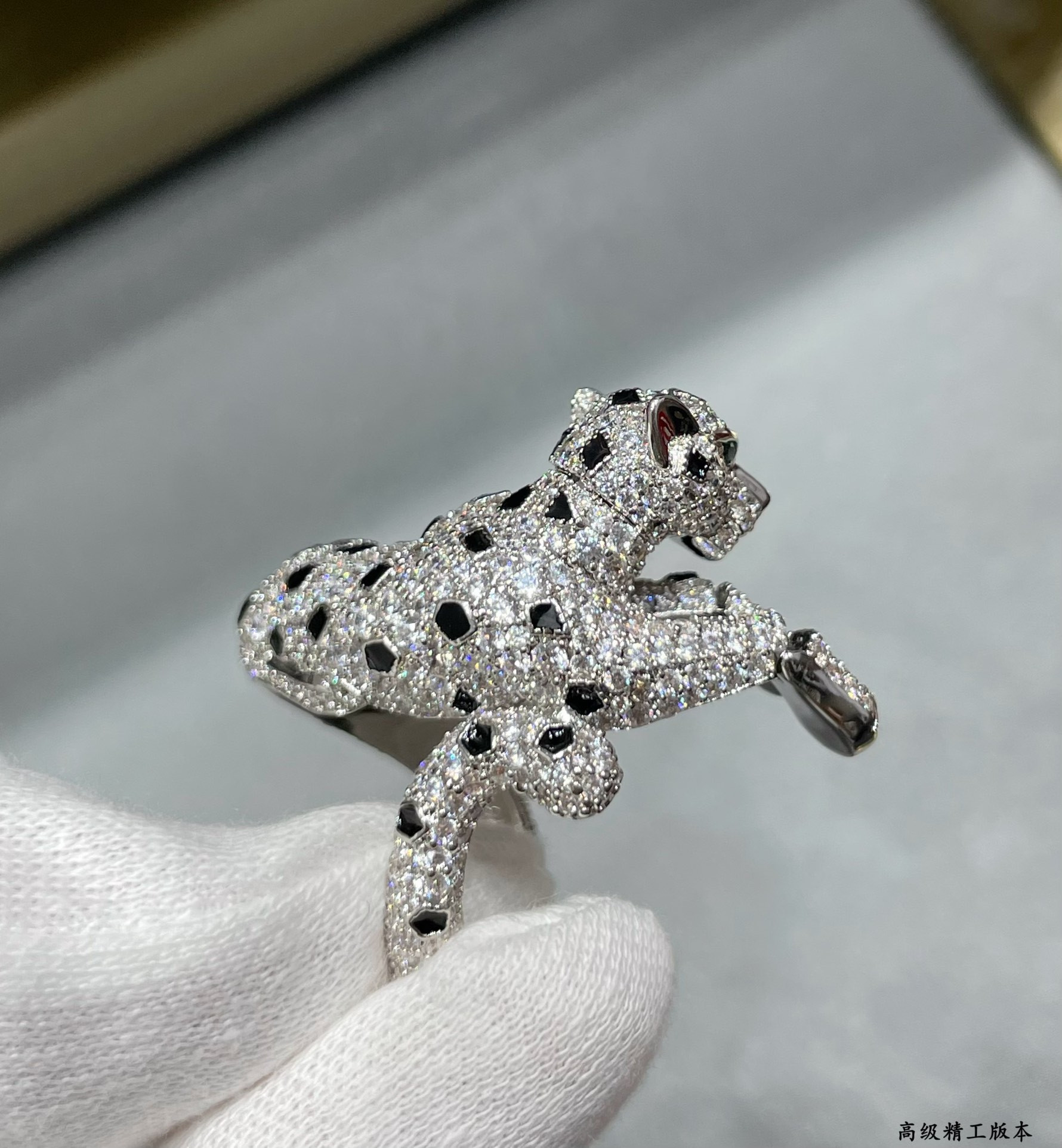 Ca*t*er spotted leopard ring