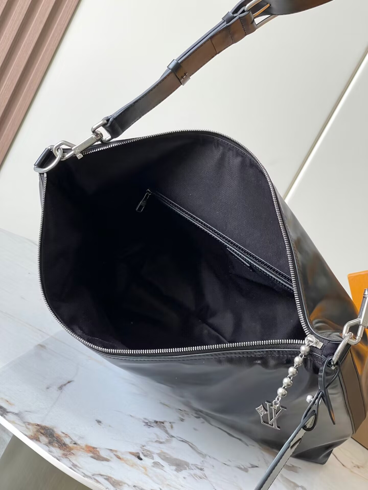 LV Vagabond Hobo M13986 38x35x12cm