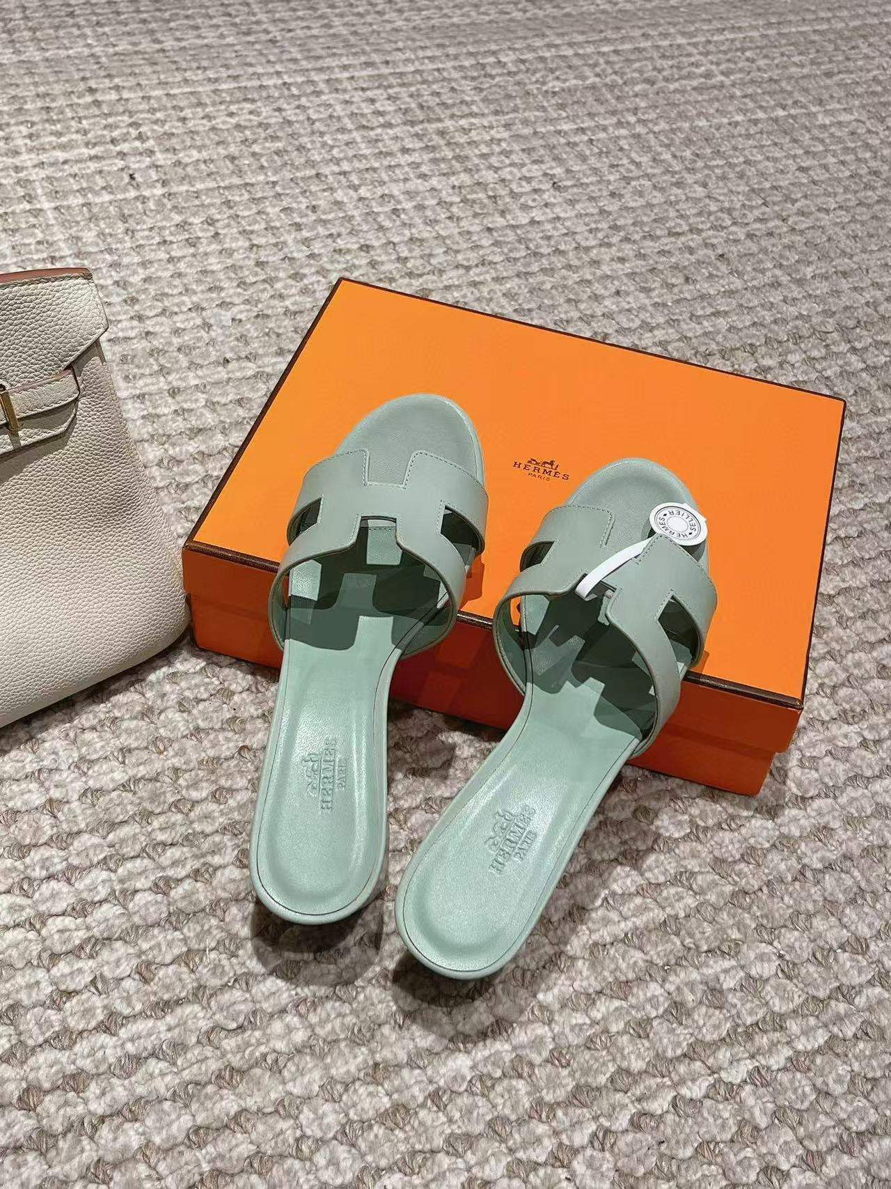 UA Hermès Oasis Sandal