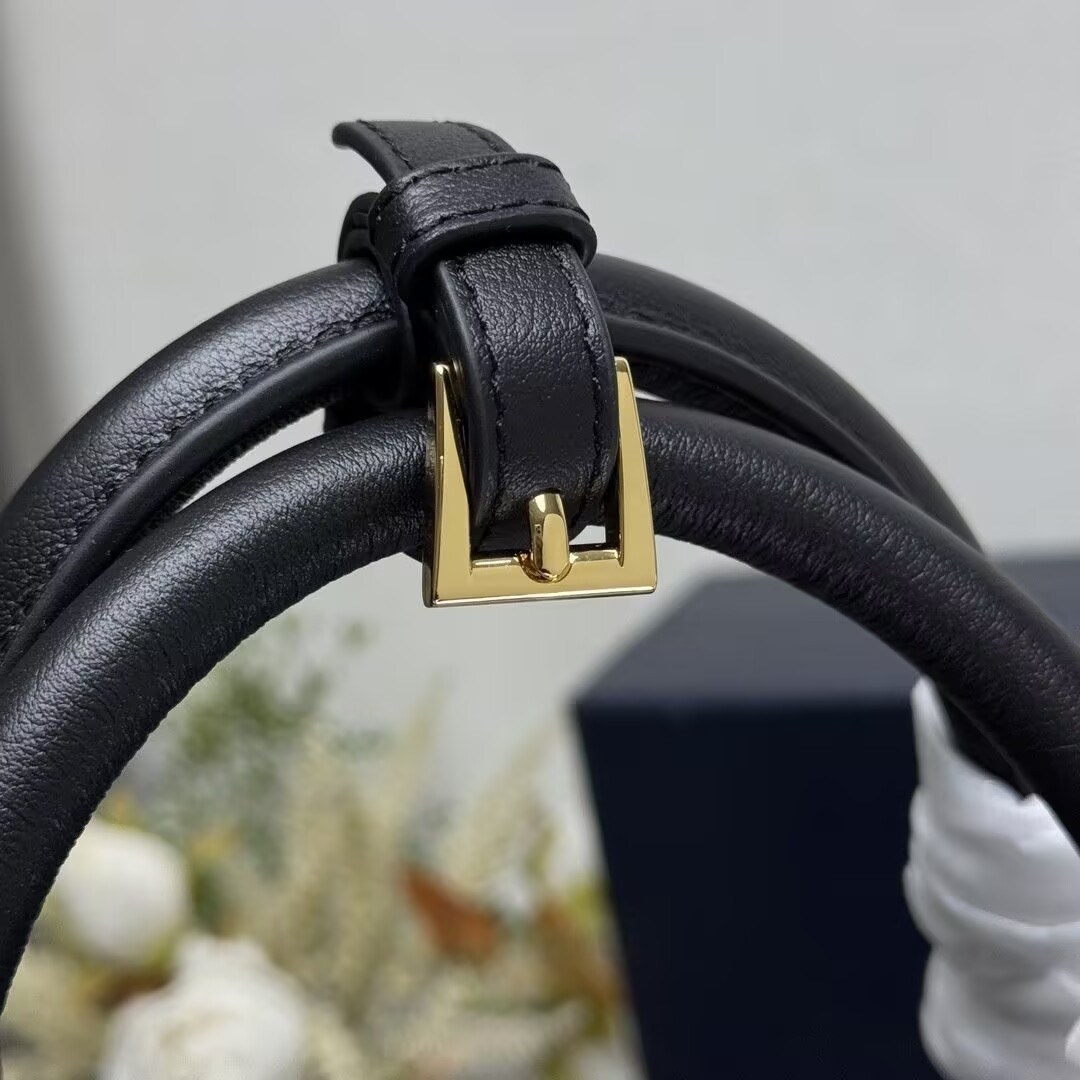 Pra*a buckle leather bag with belt black 25x35x14cm