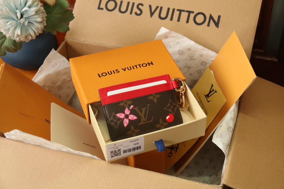 LV Charms Card Holder M12215