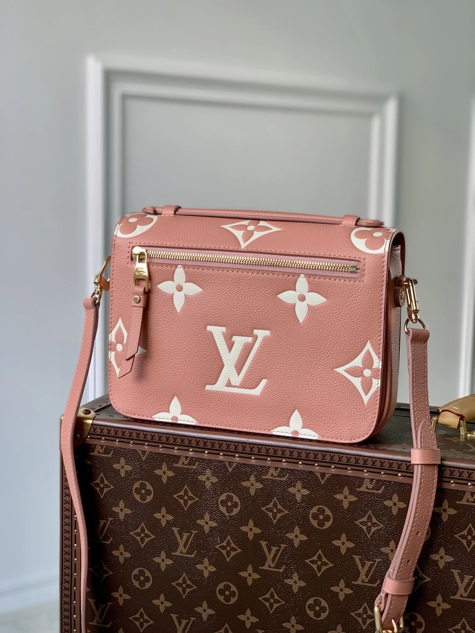 LV POCHETTE METIS M46302
