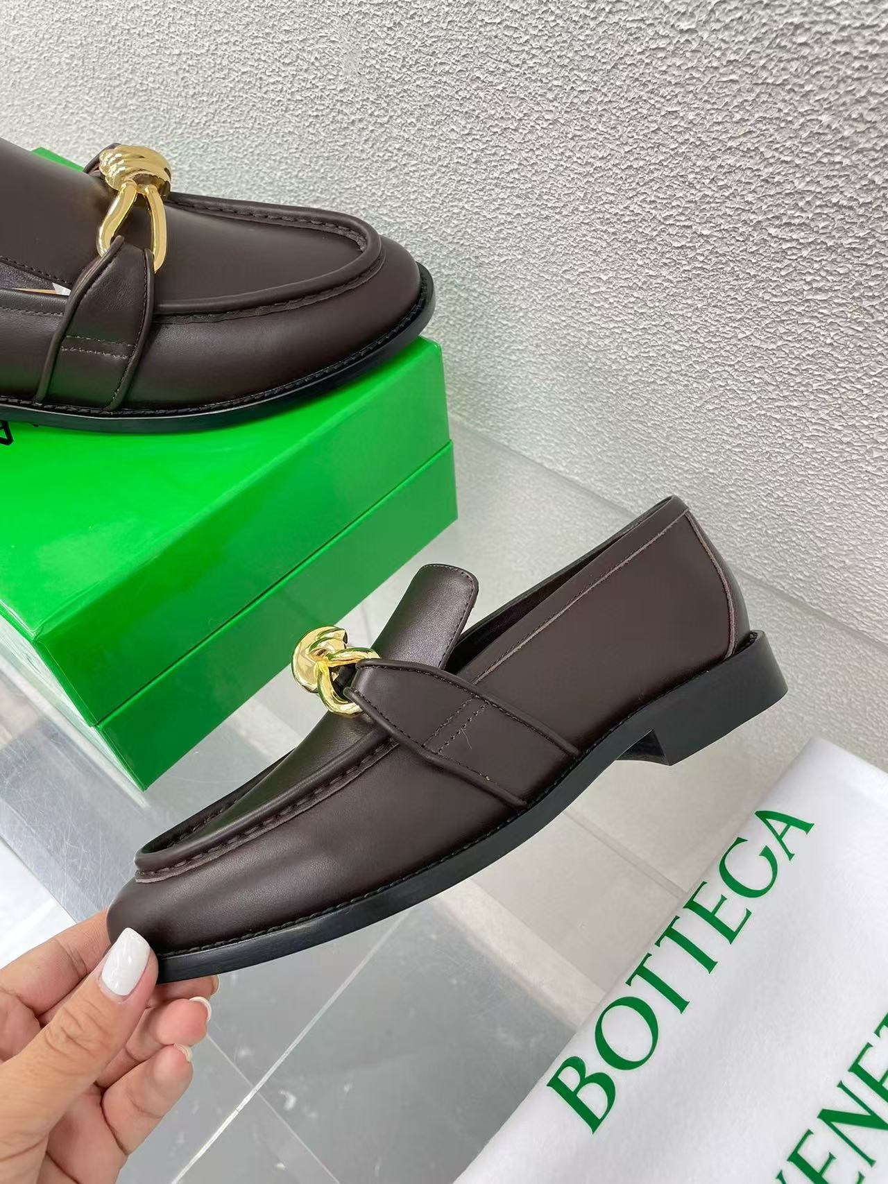 ua bo*te*ga Ve*ne*ta loafers shoes