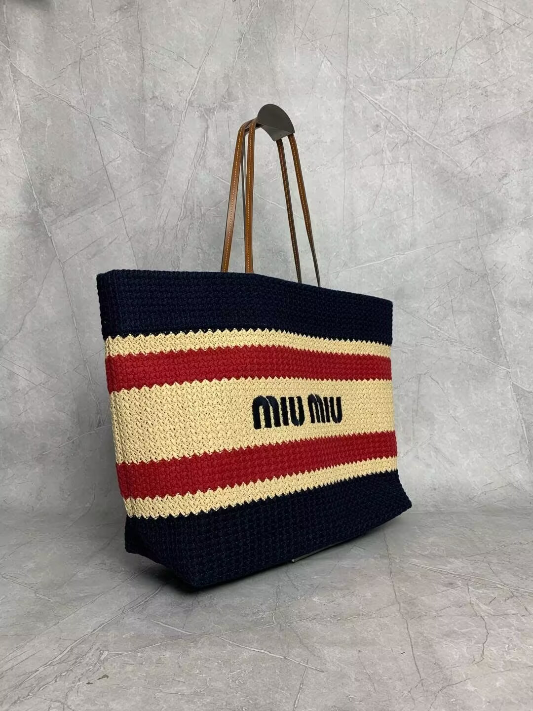 Miu Miu Raffia-effect woven tote bag 40x34x16cm