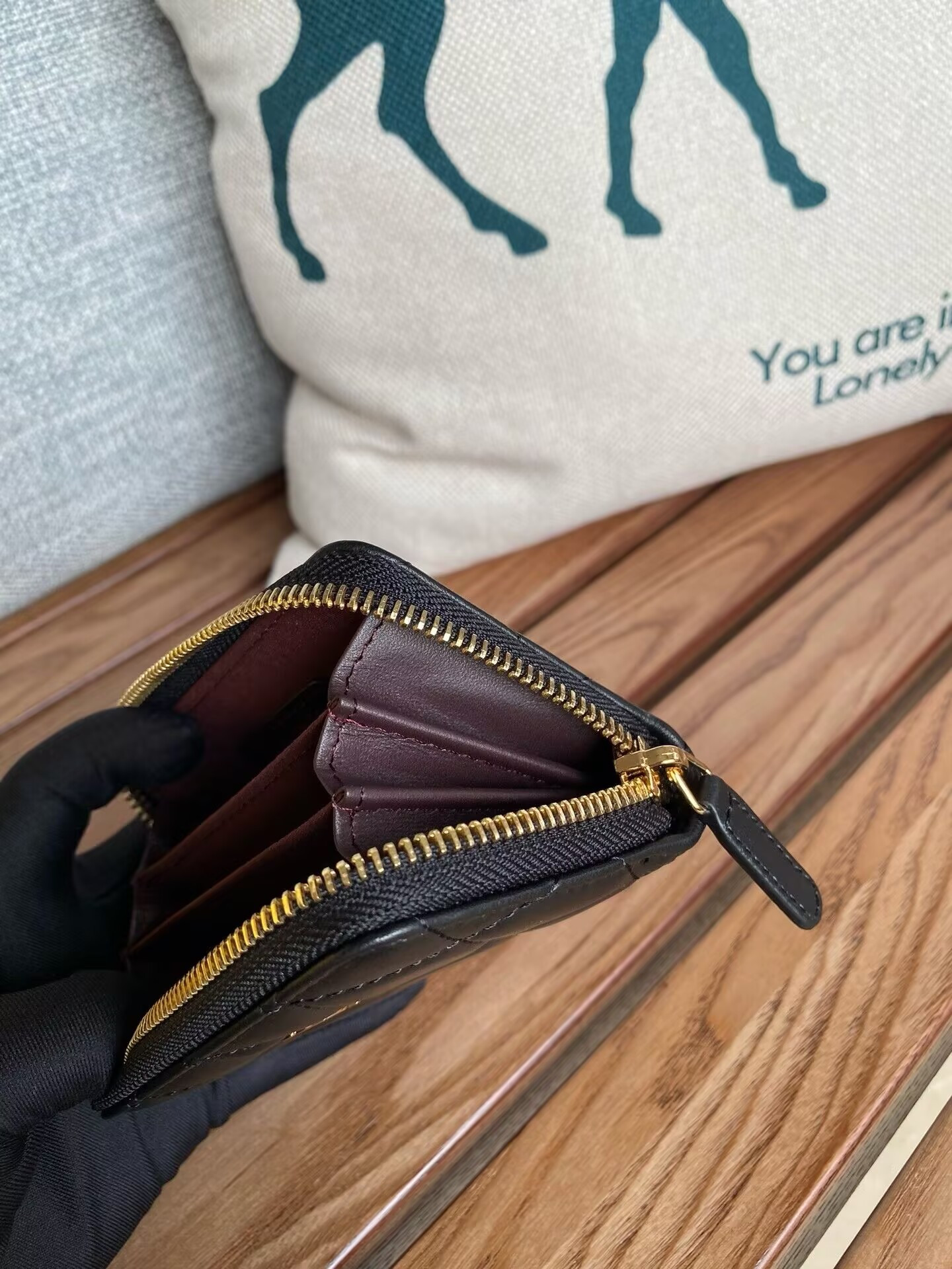 Ch*el zipped coin purse 7.5x 11x 2.5cm