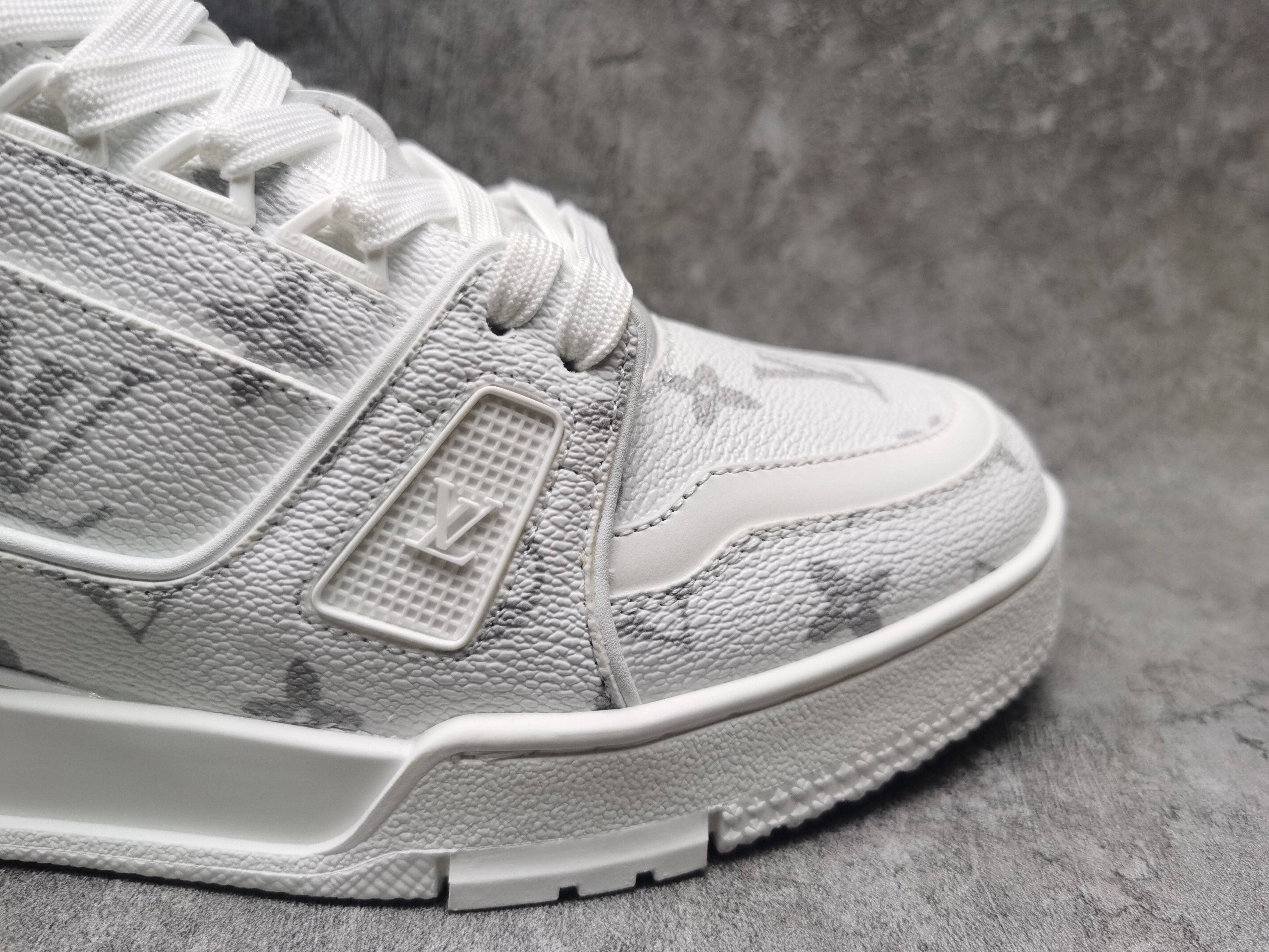 UA LV Trainer Sneaker