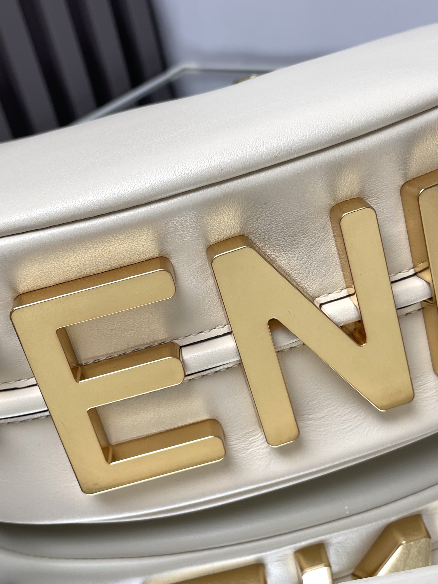 F**digraphy small 29x24x10cm