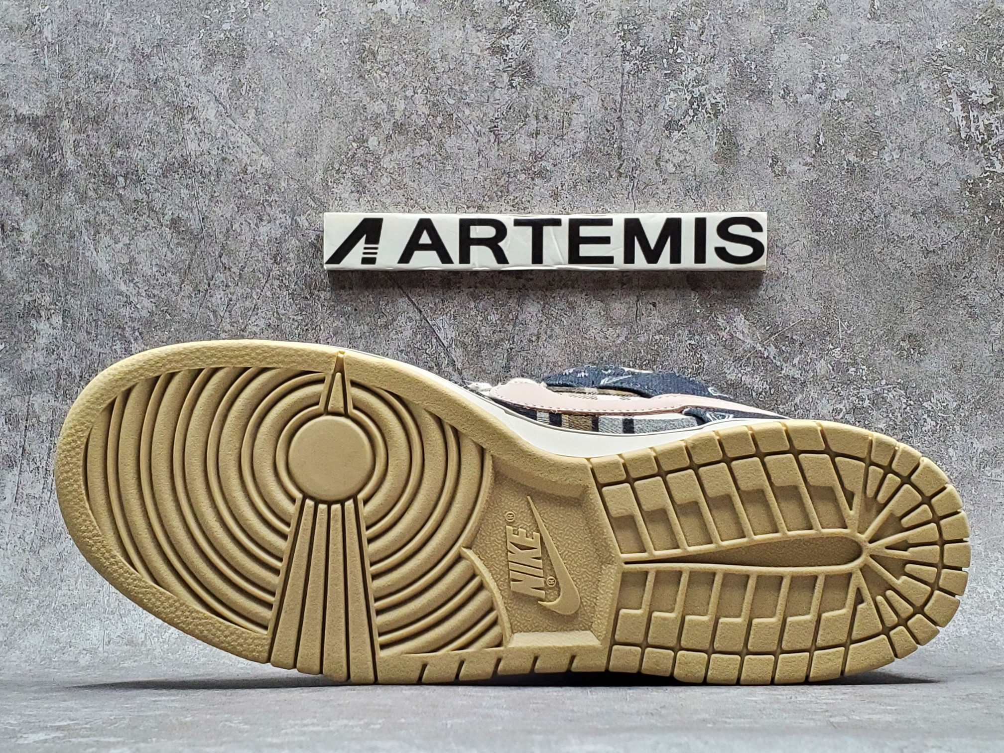 Nike SB Dunk Low Travis Scott (Special Box Edition)