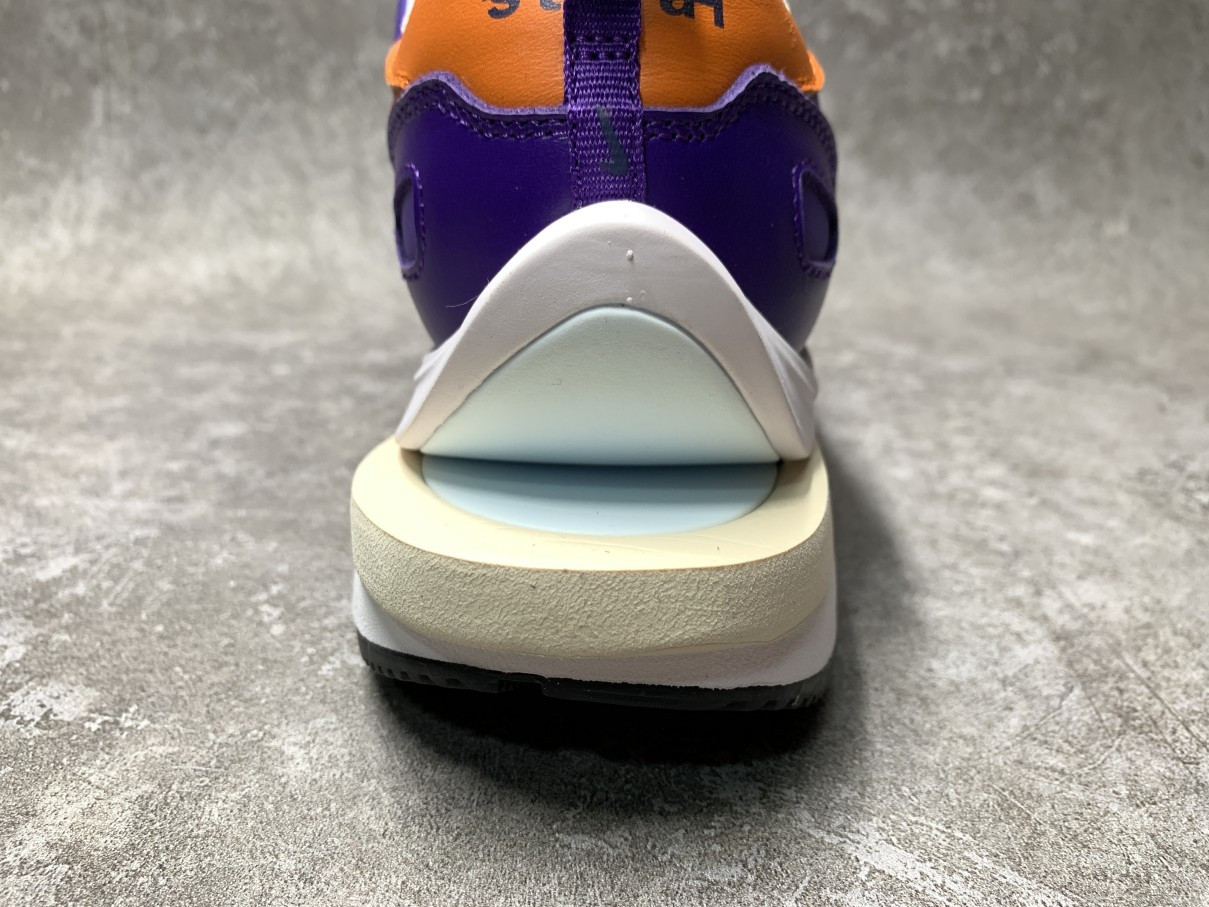 Nike Vaporwaffle Sacai Dark Iris