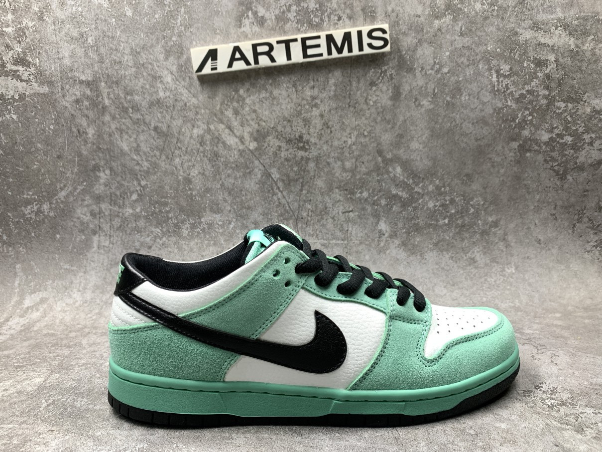 Nike Dunk SB Low Sea Crystal