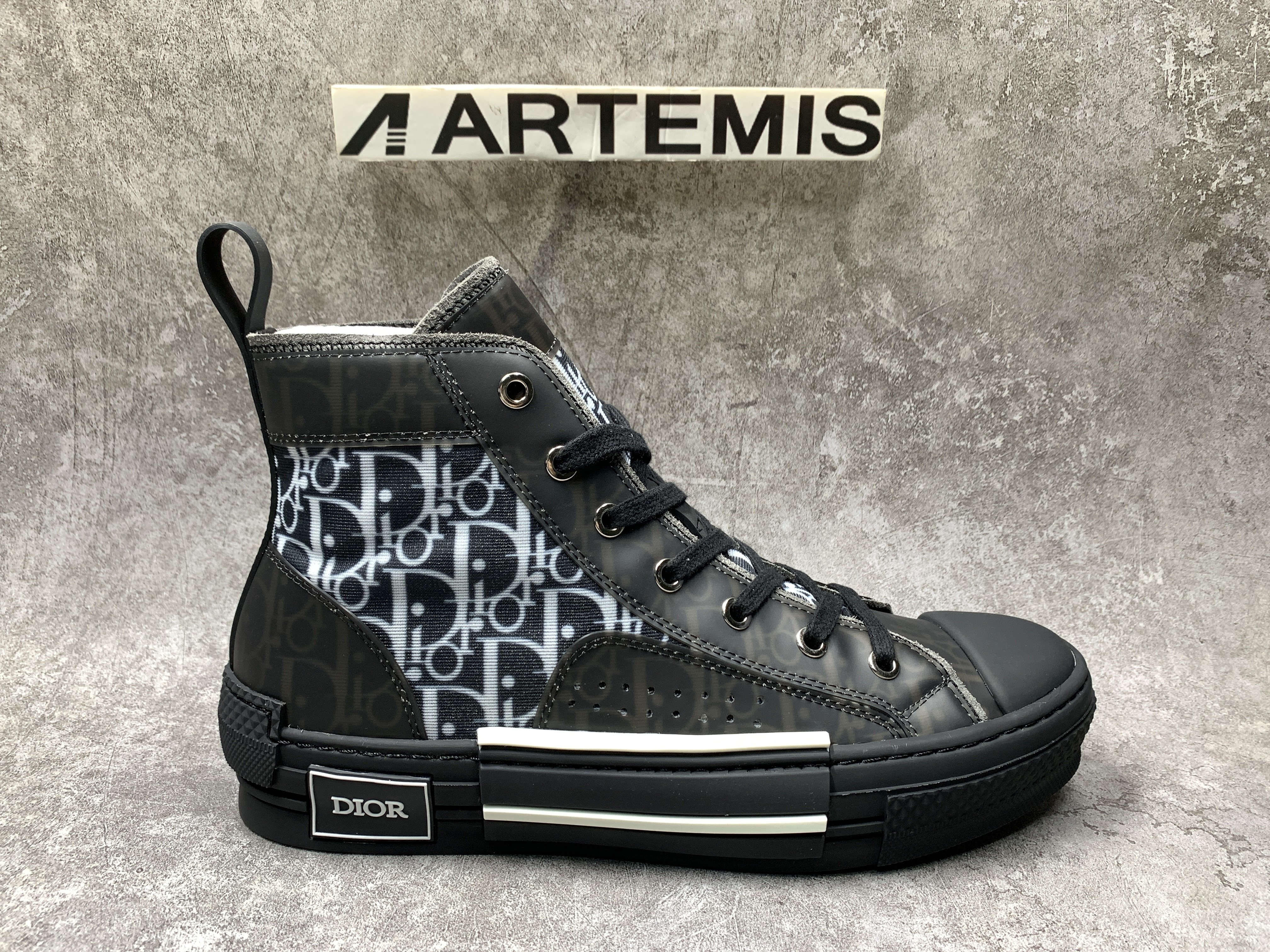 D*or b23 high blue black