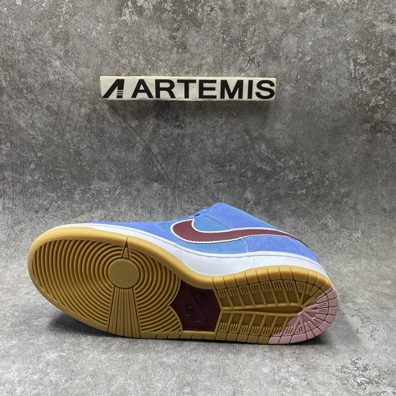 Nike SB Dunk Low Philadelphia Phillies