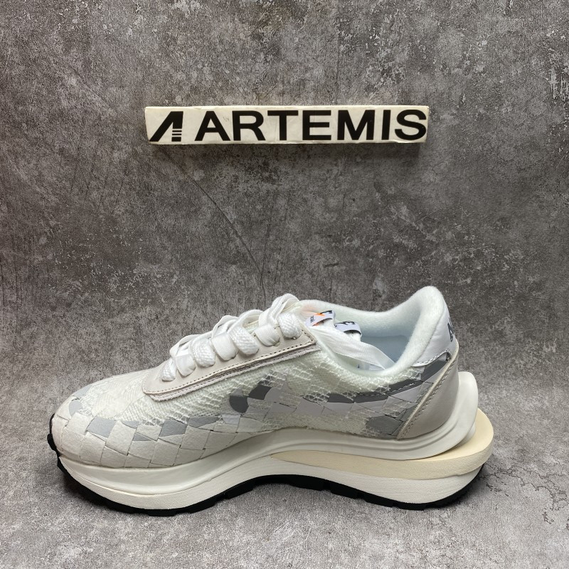 Nike LD Vaporwaffle Mix sacai Low White