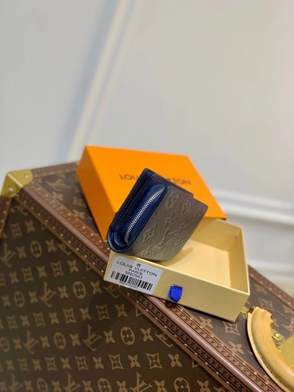 LV CLEA WALLET M80943