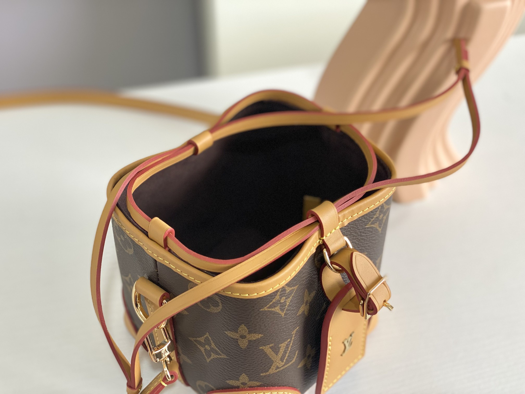 LV M57099 NOE PURSE 4.5 x 4.7 x 4.5 inches