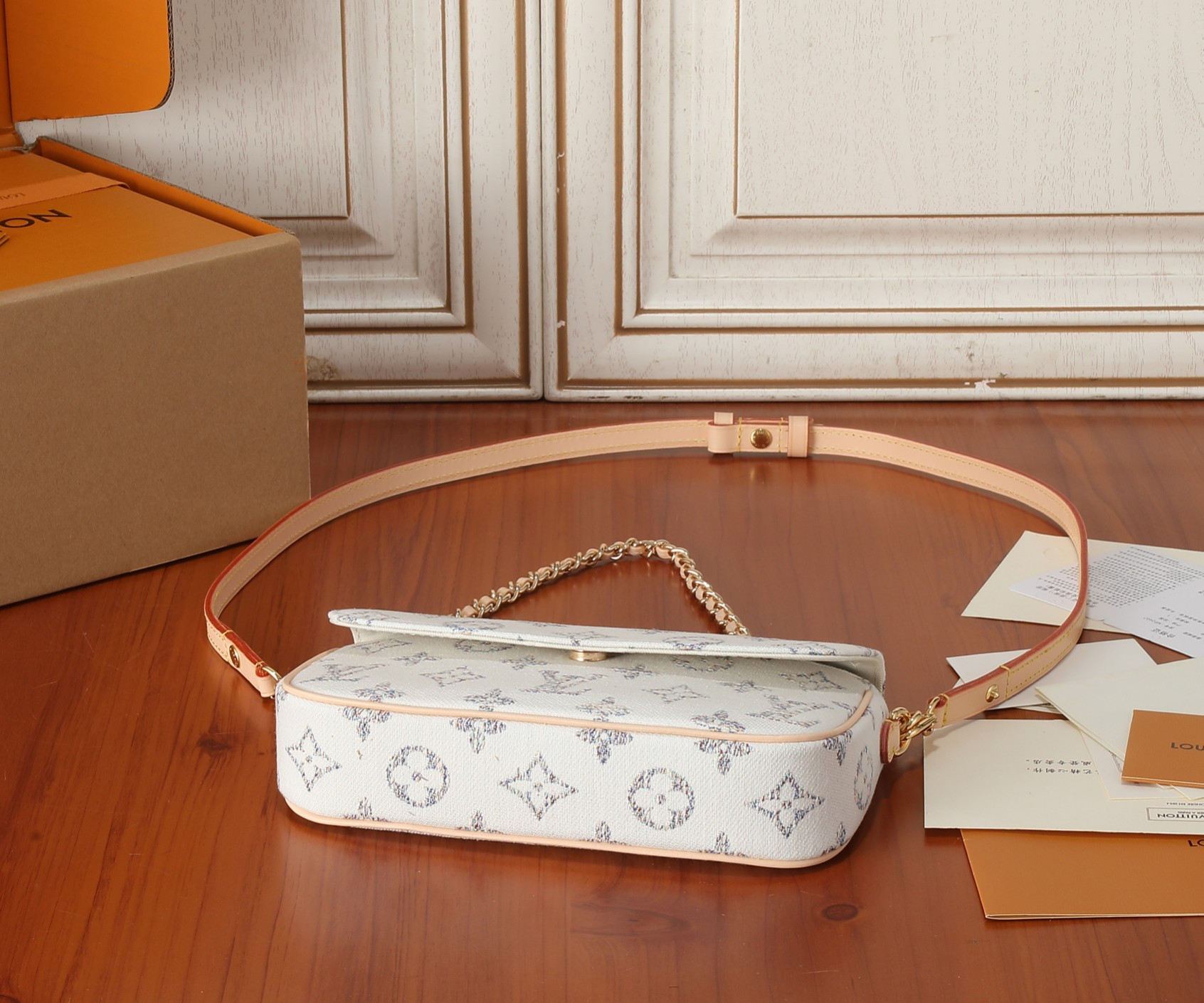 LV Wallet on Chain Ivy M83499 9.3 x 4.7 x 1.7 inches