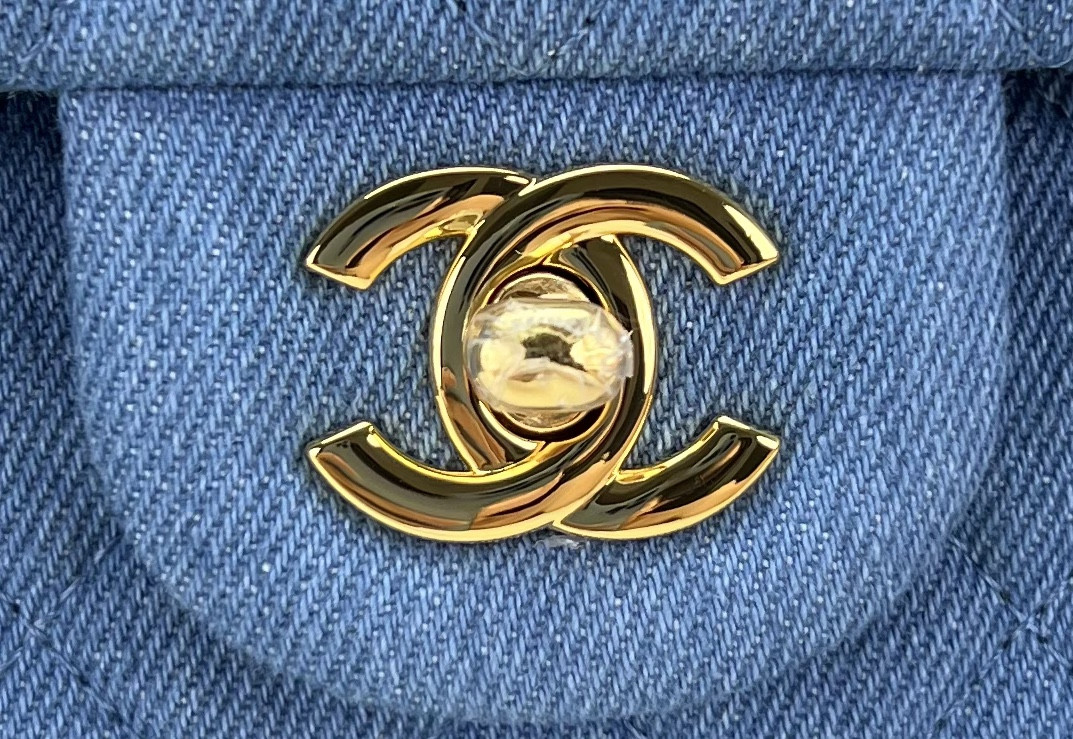 Ch*el classic 11.12 handbag tweed & gold-tone metal  6 × 9.9 × 2.5 in