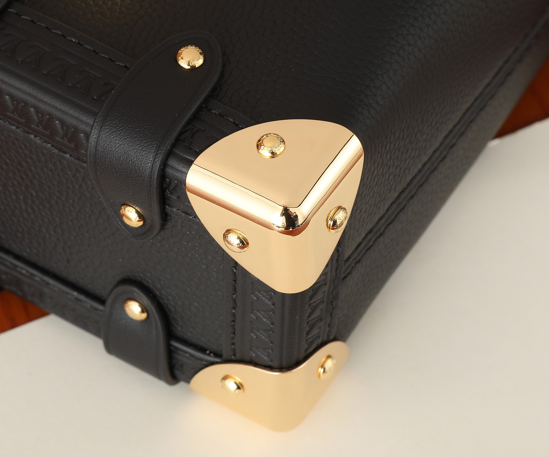 LV Side Trunk PM M23817   7.1 x 4.9 x 3.1 inches