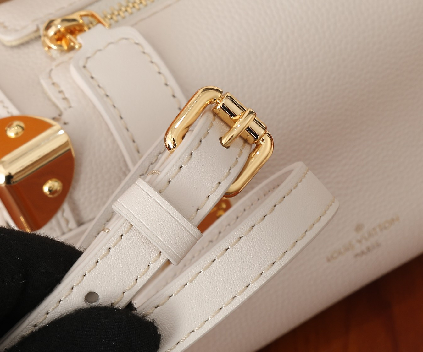 LV Side Trunk PM M23915  7.1 x 4.9 x 3.1 inches