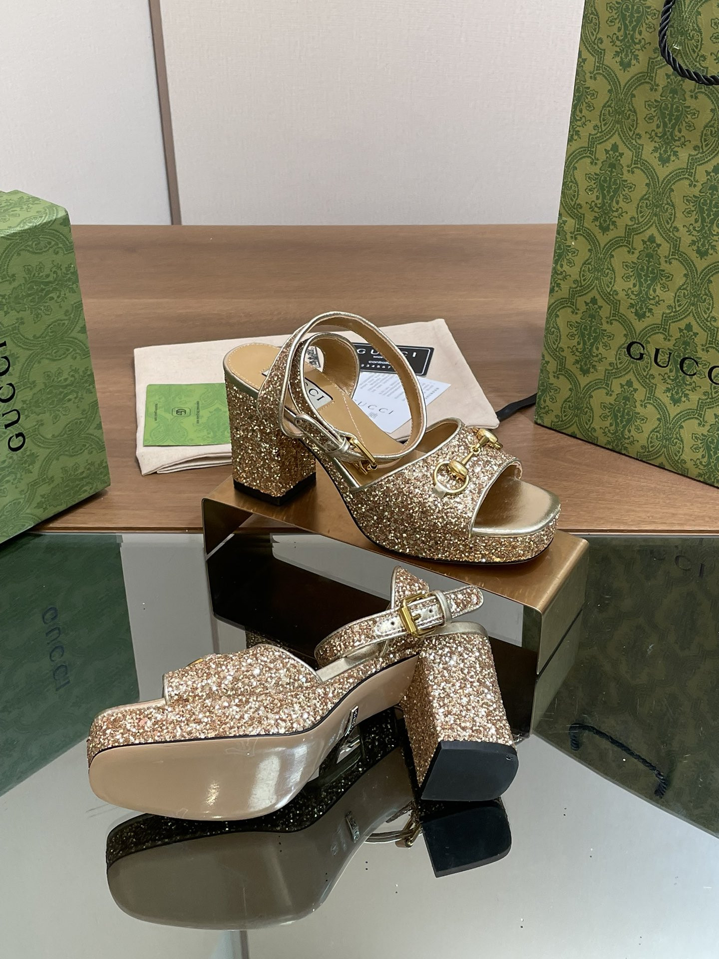 ua G*u*i horsebit platform sandal