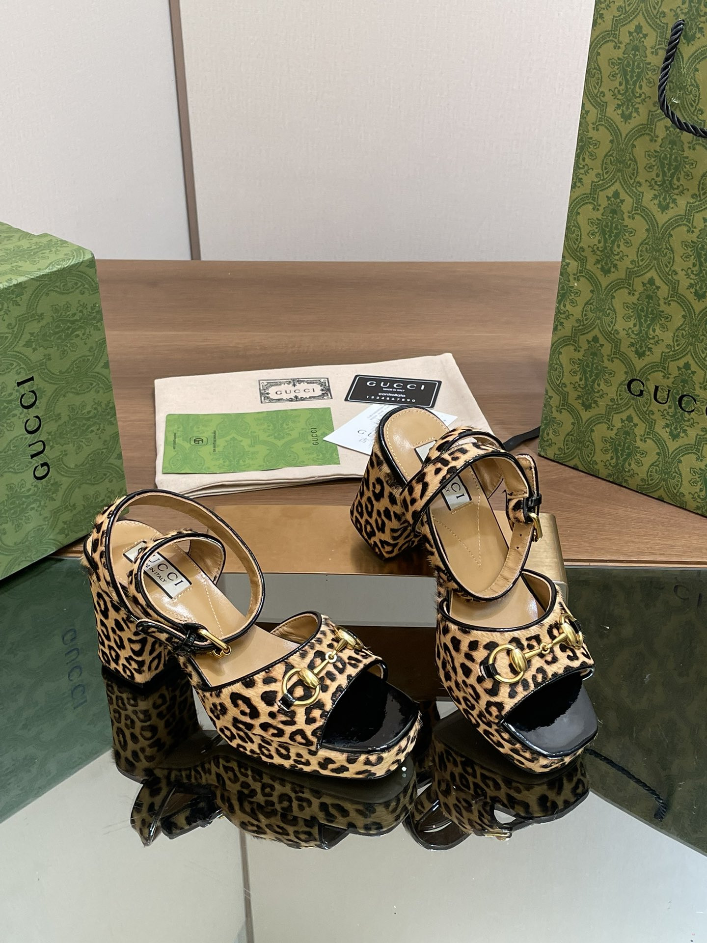 ua G*u*i horsebit platform sandal