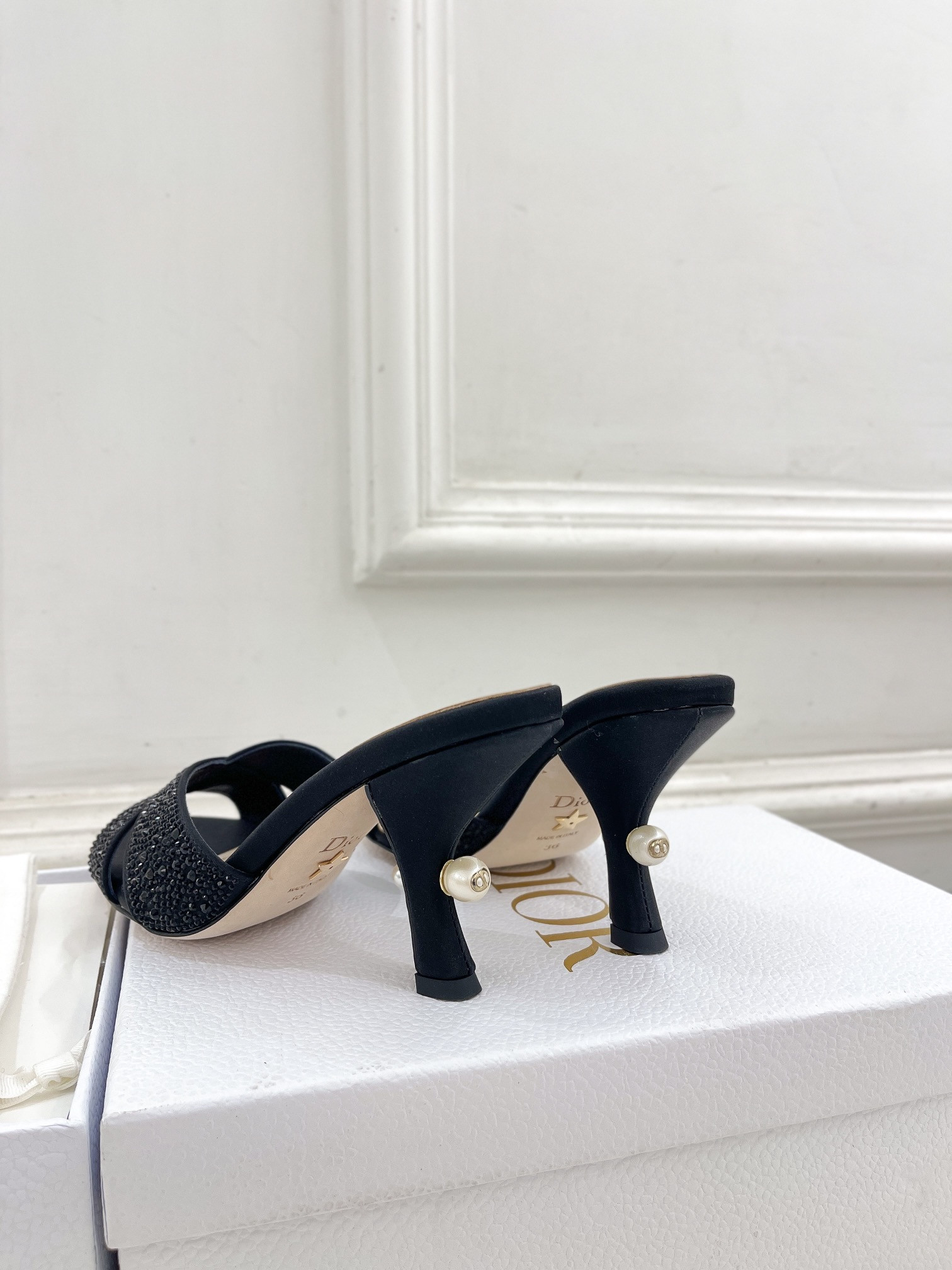 ua D*or tribales heeled slide