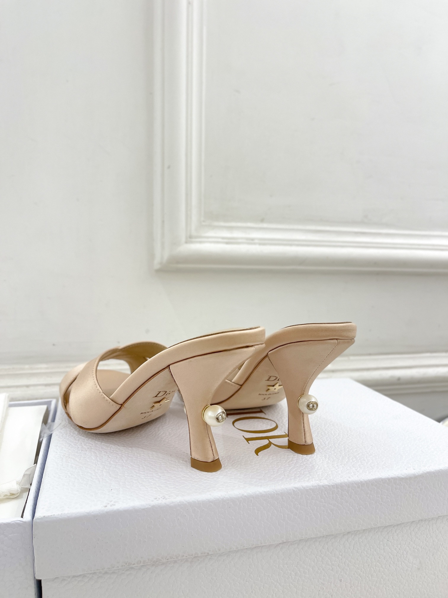 ua D*or tribales heeled slide