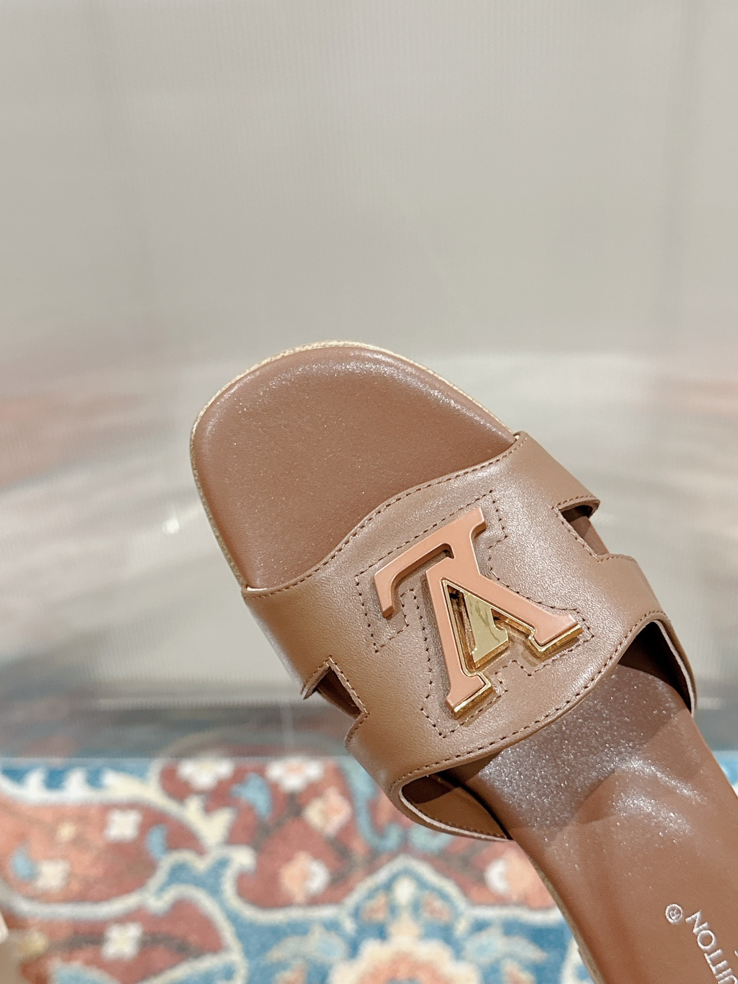 UA LV Flat Mule