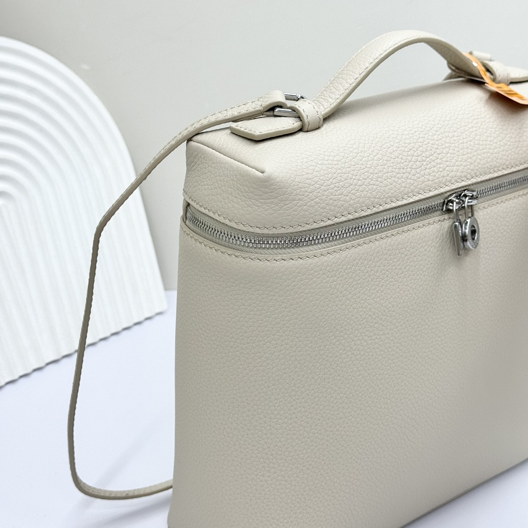 L**o p*ana extra pocket backpack l23.5 grained calfskin 23 x 21 x 8 cm