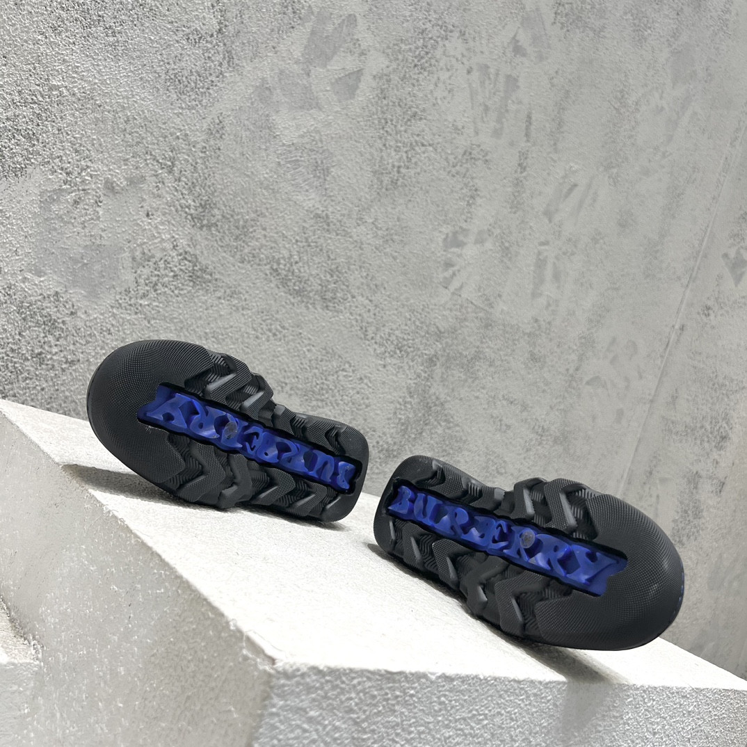 ua B**rry leather creeper chelsea boots