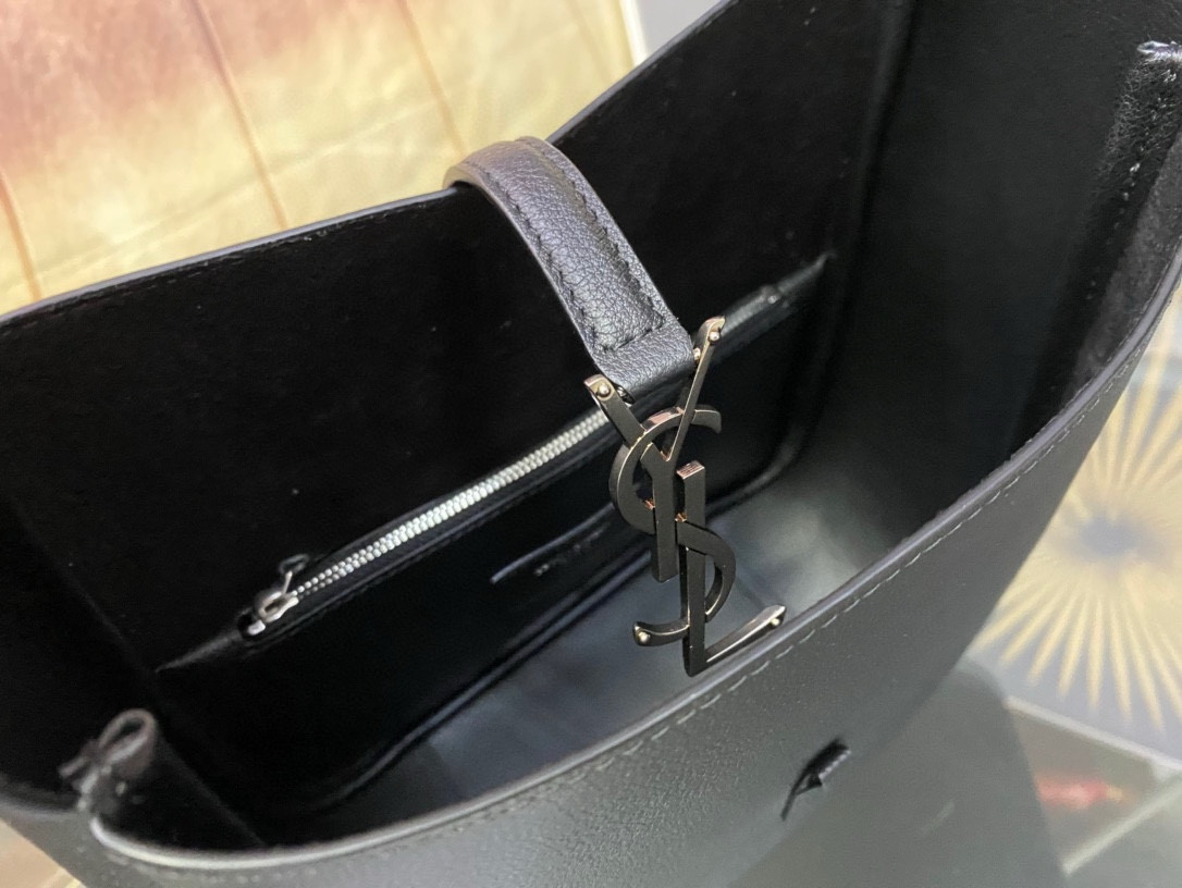 Y*L le 5 À 7  23x22x8cm