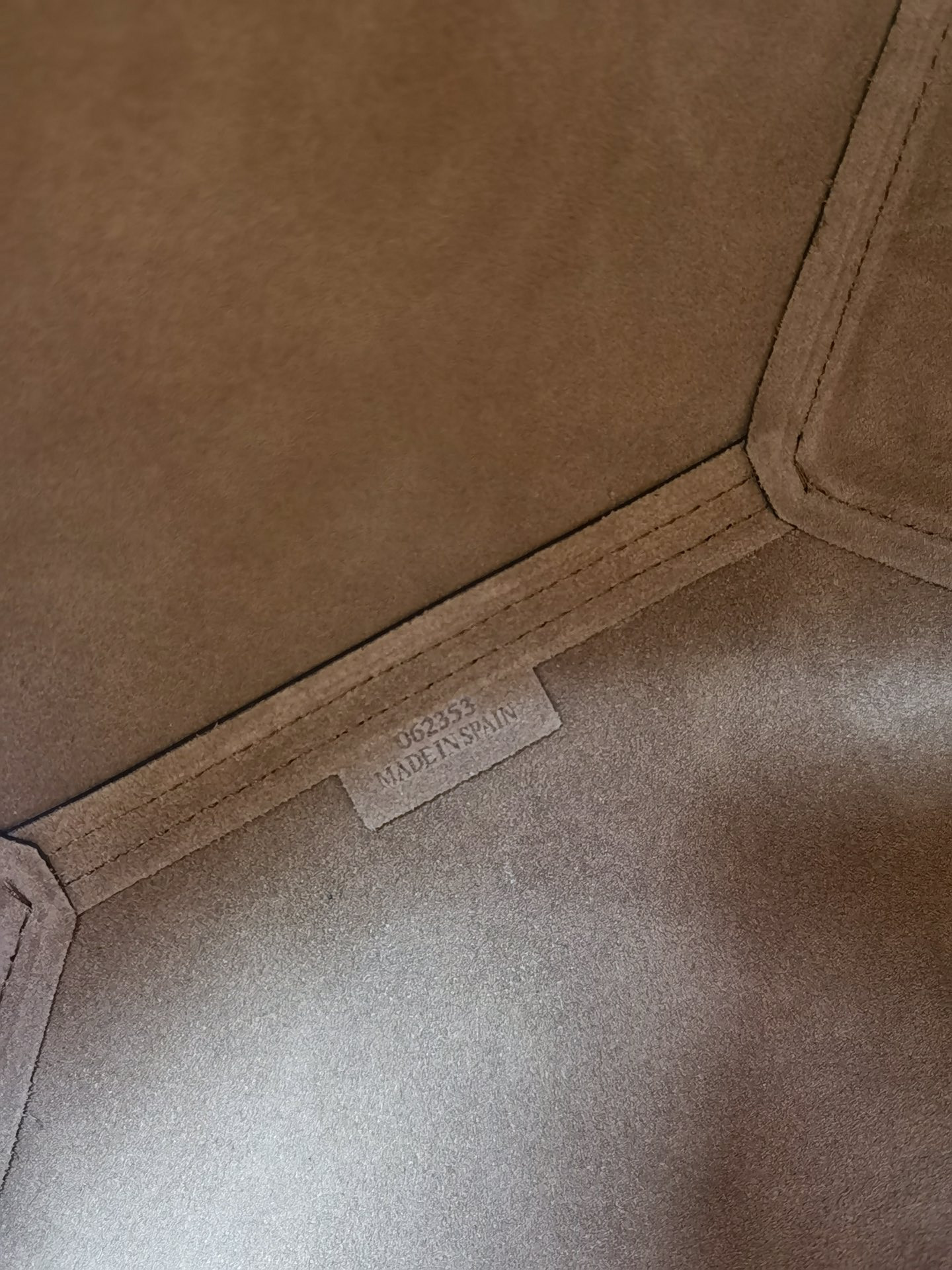 L0ew* medium puzzle fold tote in shiny calfskin 25.5x14.5x31.5cm