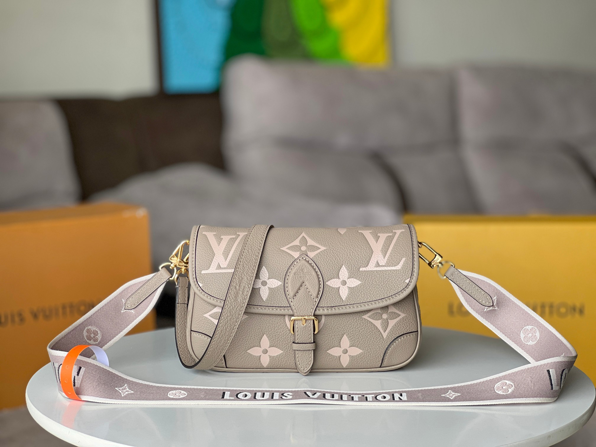 LV Diane M46583 23x16x8.5CM