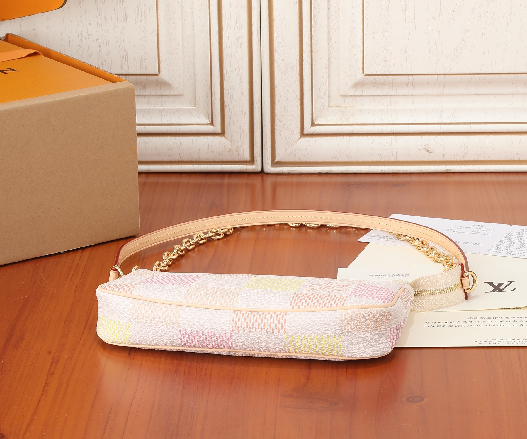 LV Pochette Accessoires N40642 23.5 x 13.5 x 4 cm