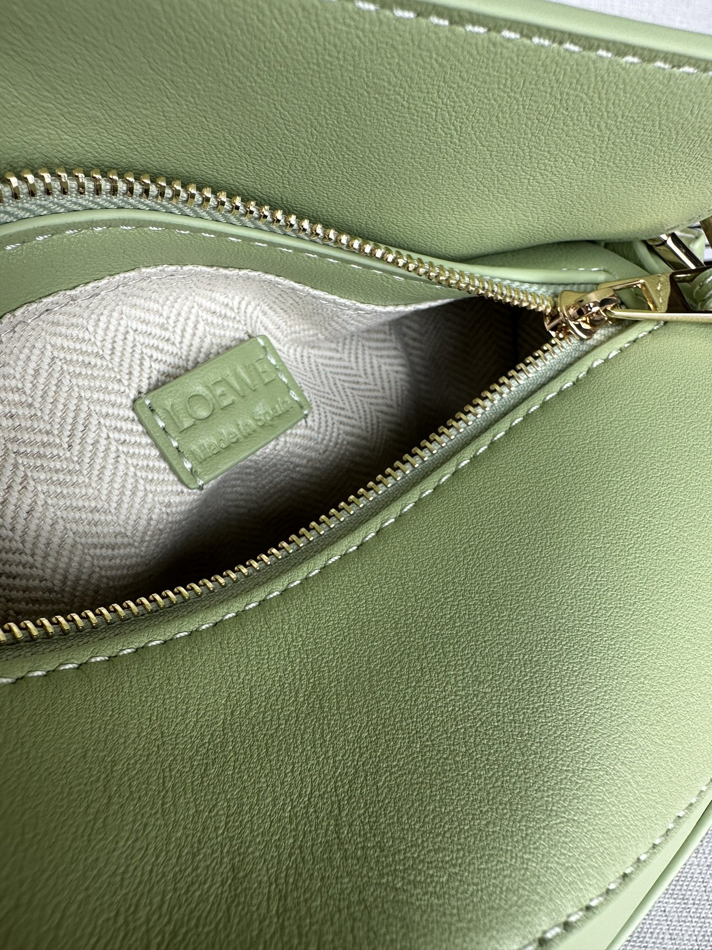 L0ew* mini classic puzzle bag in calfskin 18x12.5x8cm